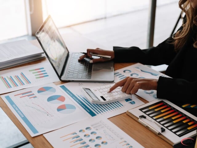 An accountant ensuring MTD Compliance for VAT